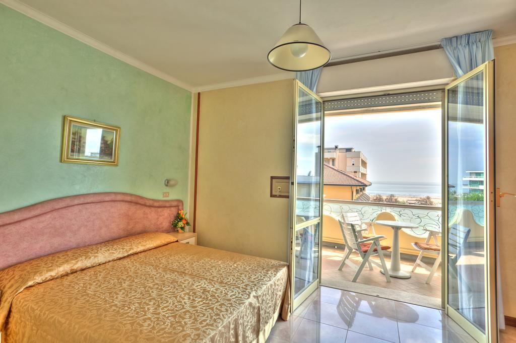 Hotel Ca D'Oro Червия Номер фото